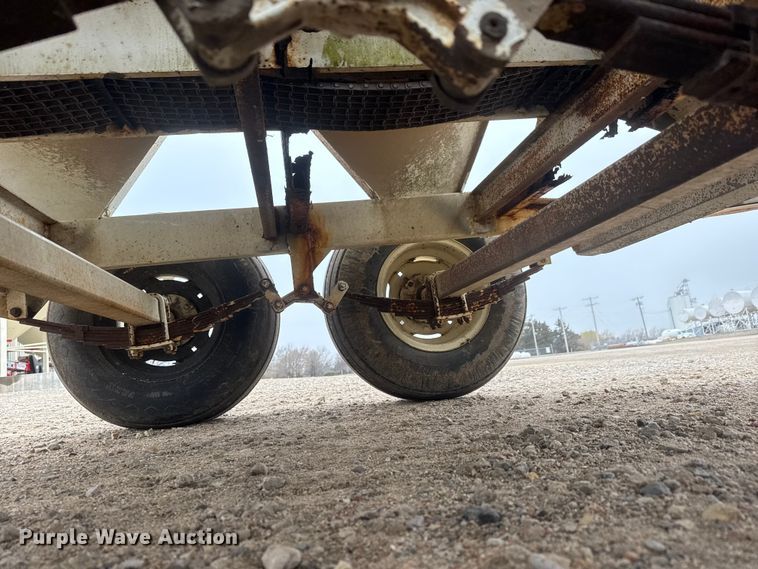 image for item ET1658 Willmar 500 spreader