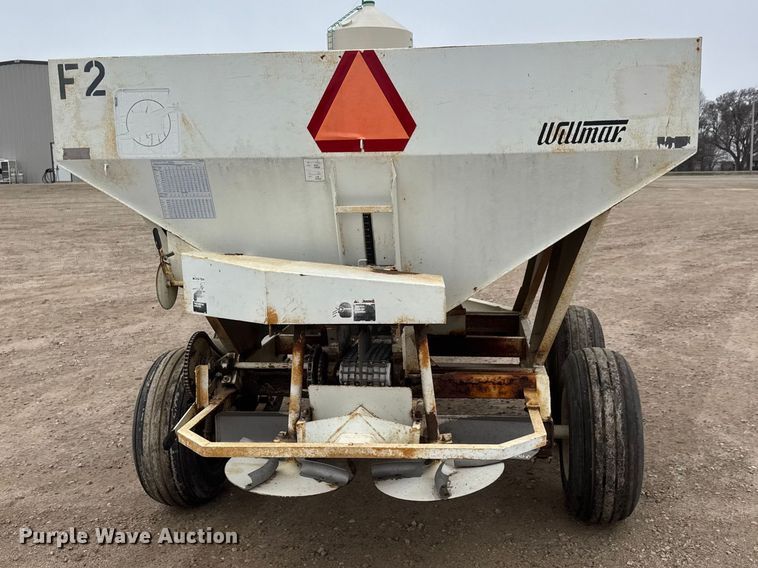 image for item ET1659 Willmar 500 spreader