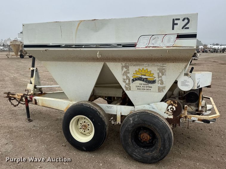 image for item ET1659 Willmar 500 spreader