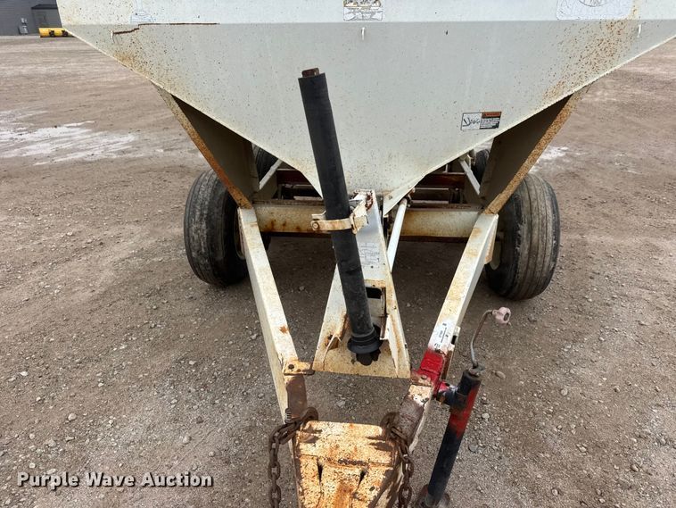 image for item ET1659 Willmar 500 spreader