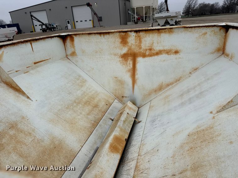 image for item ET1659 Willmar 500 spreader