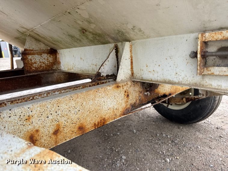 image for item ET1659 Willmar 500 spreader