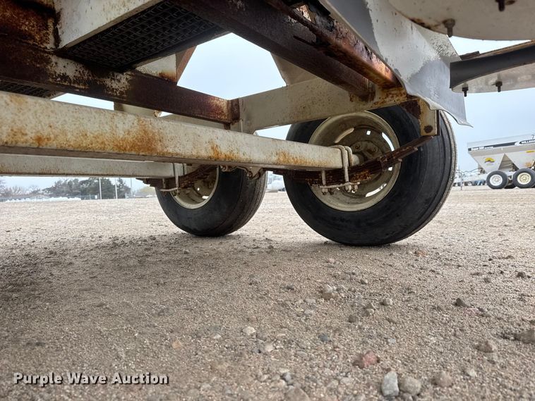 image for item ET1659 Willmar 500 spreader