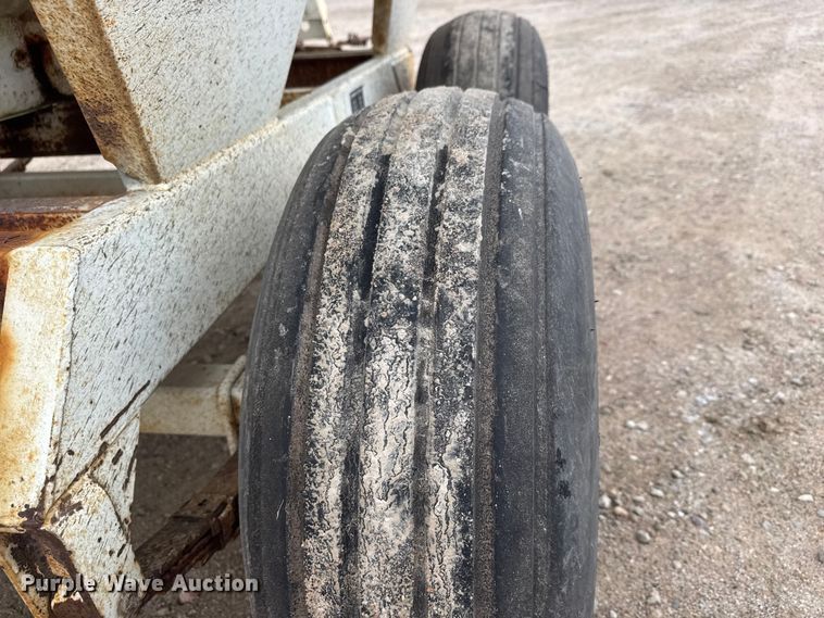 image for item ET1659 Willmar 500 spreader