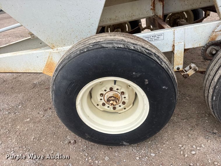 image for item ET1659 Willmar 500 spreader