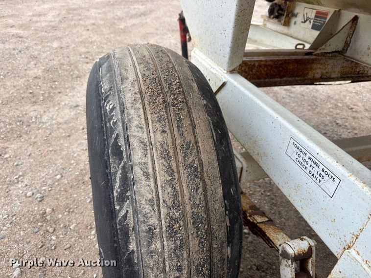 image for item ET1659 Willmar 500 spreader