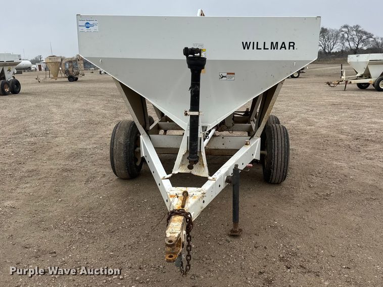 image for item ET1660 Willmar Super 500 spreader