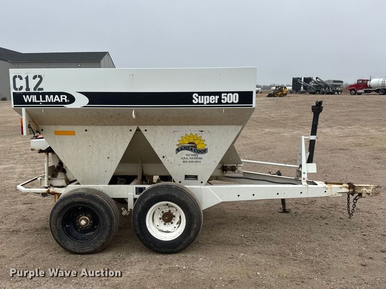 image for item ET1660 Willmar Super 500 spreader