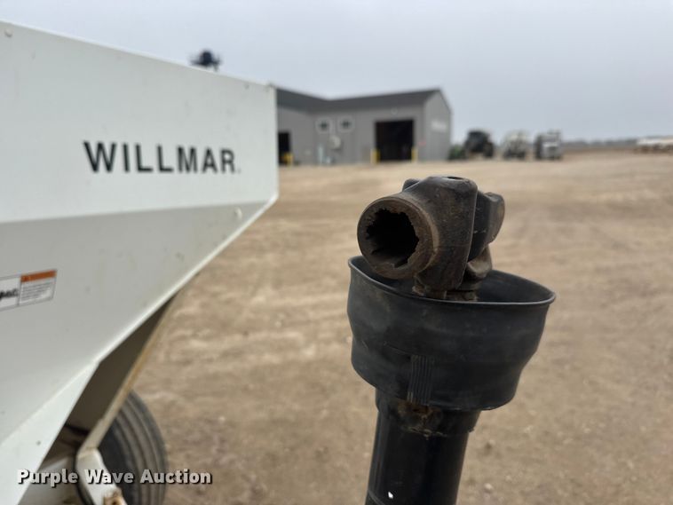 image for item ET1660 Willmar Super 500 spreader