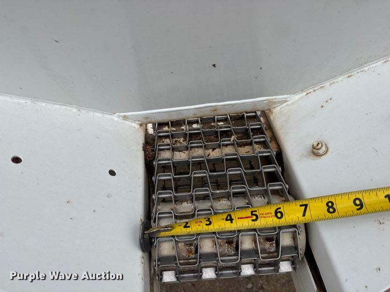 image for item ET1660 Willmar Super 500 spreader