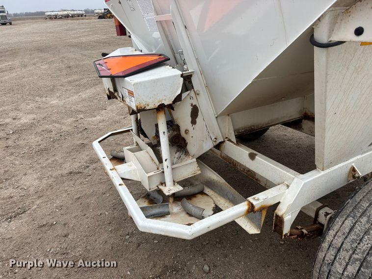 image for item ET1660 Willmar Super 500 spreader