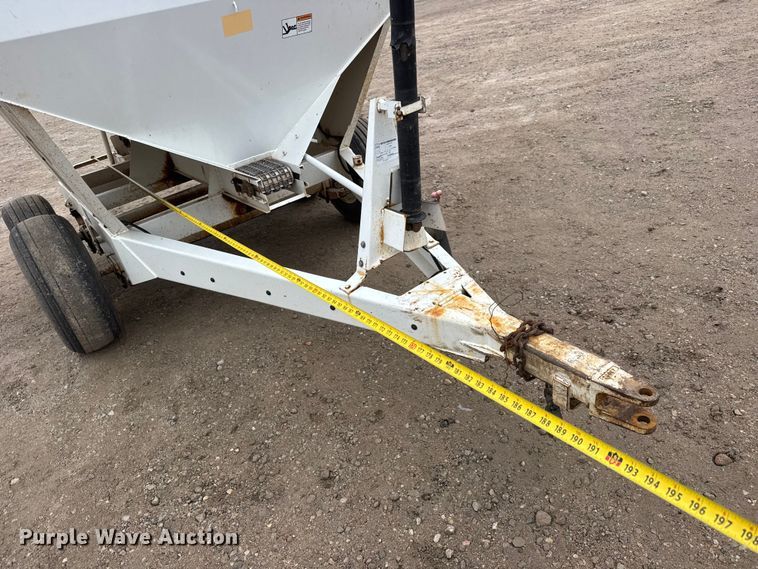 image for item ET1660 Willmar Super 500 spreader