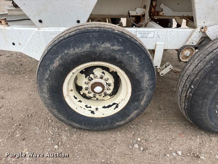 image for item ET1660 Willmar Super 500 spreader