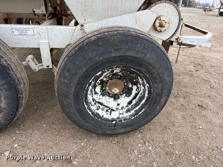 image for item ET1660 Willmar Super 500 spreader