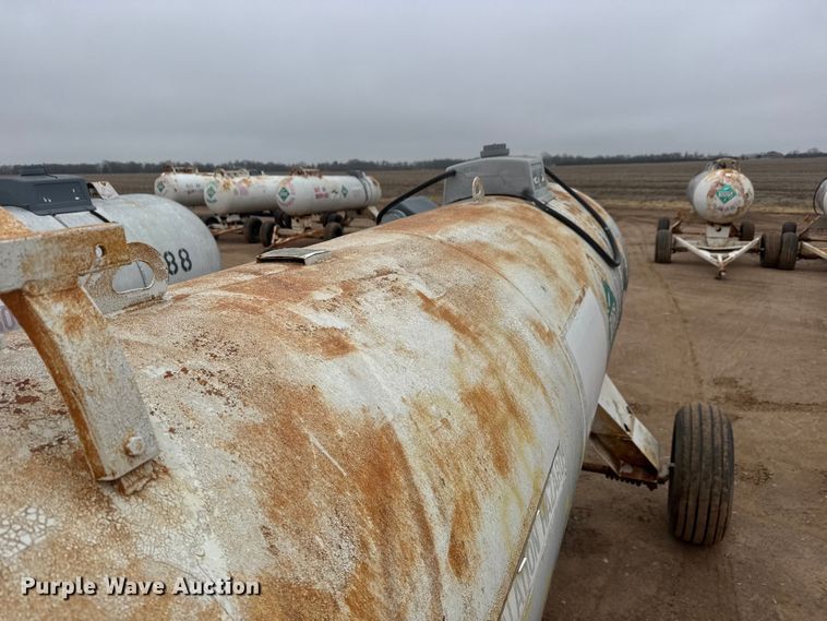 image for item ET1661 (3) NH3 tank trailers