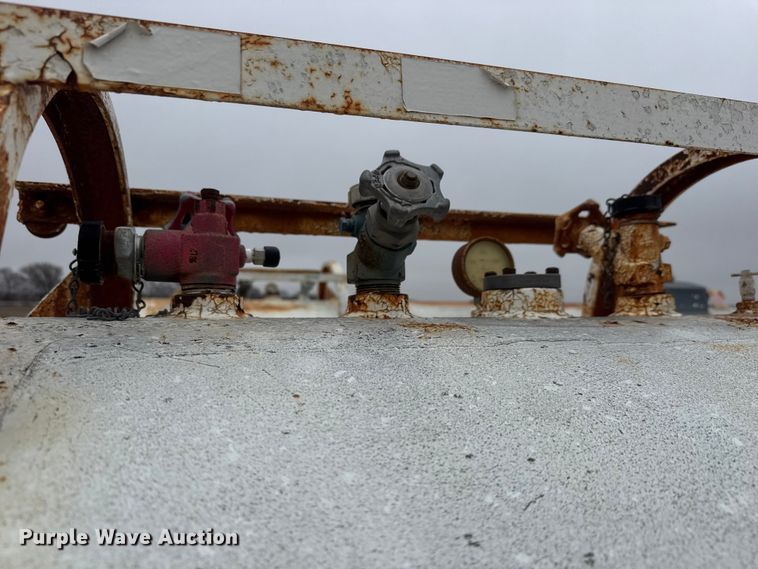 image for item ET1661 (3) NH3 tank trailers