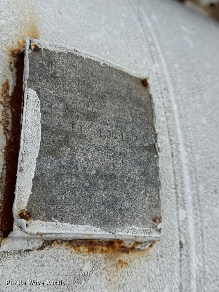 image for item ET1661 (3) NH3 tank trailers