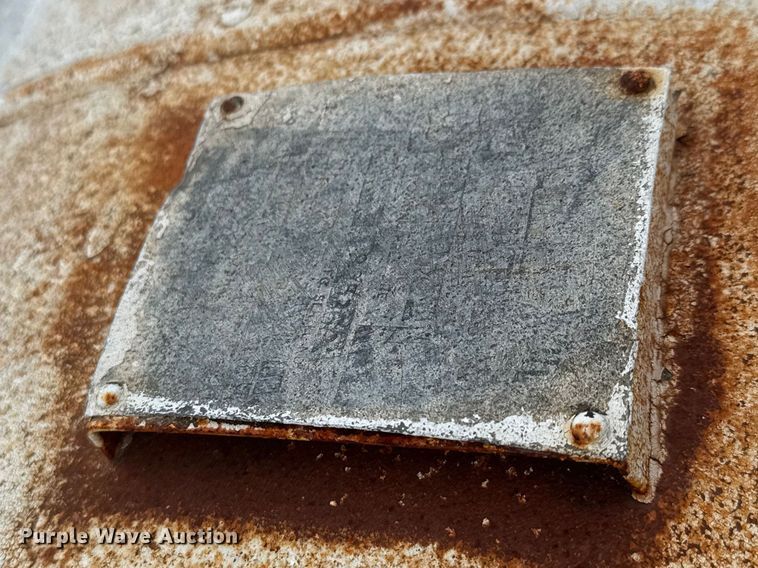 image for item ET1662 (4) NH3 tank trailers