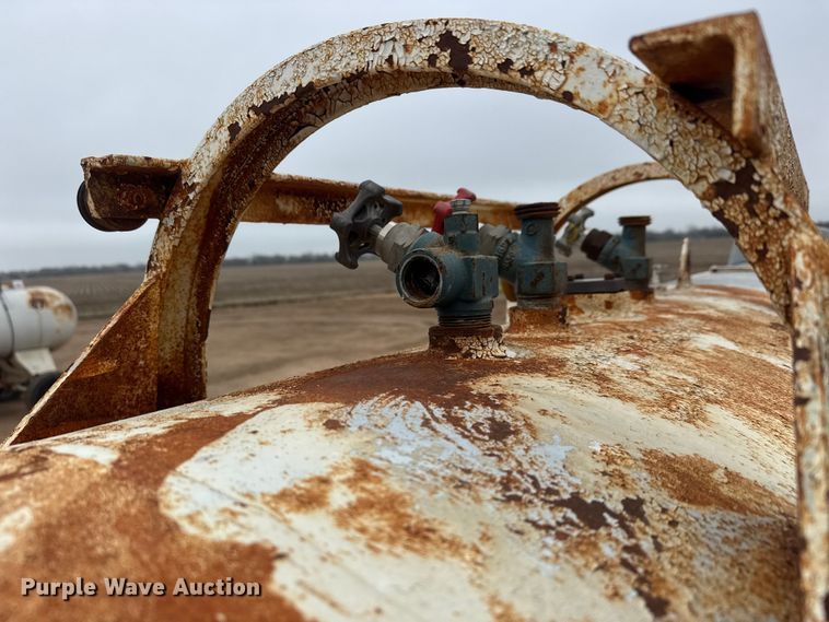 image for item ET1662 (4) NH3 tank trailers