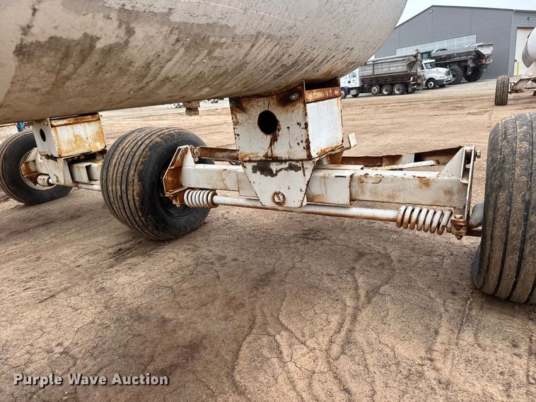 image for item ET1662 (4) NH3 tank trailers