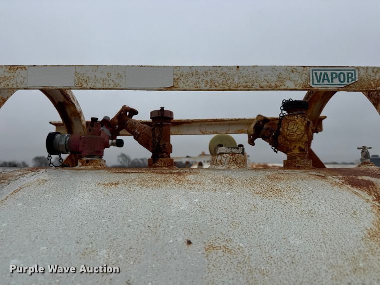 image for item ET1663 (3) NH3 tank trailers