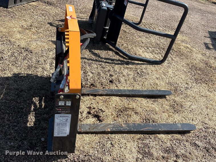 image for item EU4974 2025 Wolverine PFA-11-3300G skid steer forks