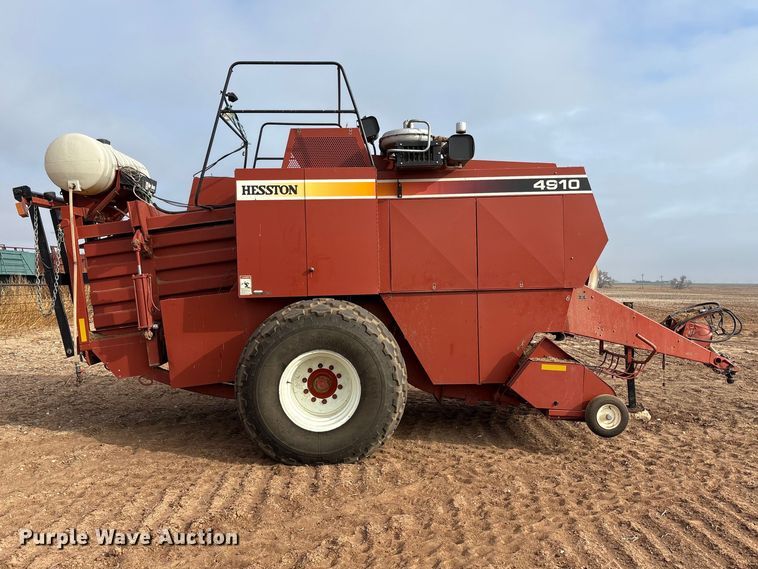 image for item EU4985 2004 Hesston 4910 large square baler
