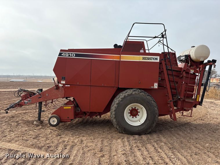 image for item EU4985 2004 Hesston 4910 large square baler
