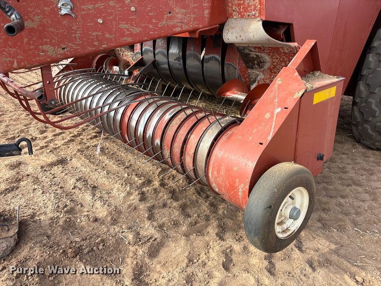 image for item EU4985 2004 Hesston 4910 large square baler