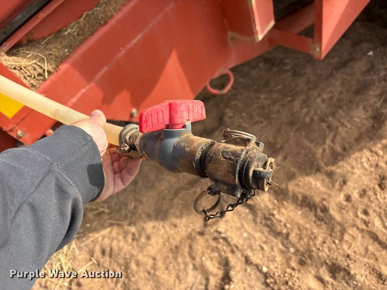 image for item EU4985 2004 Hesston 4910 large square baler