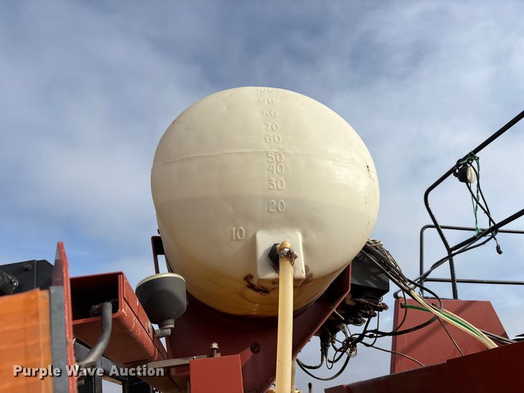 image for item EU4985 2004 Hesston 4910 large square baler