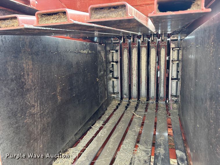 image for item EU4985 2004 Hesston 4910 large square baler