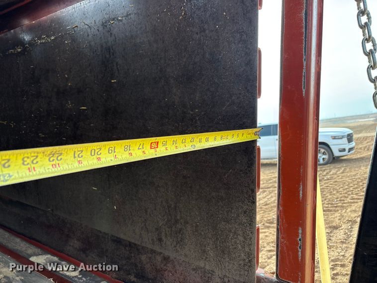 image for item EU4985 2004 Hesston 4910 large square baler