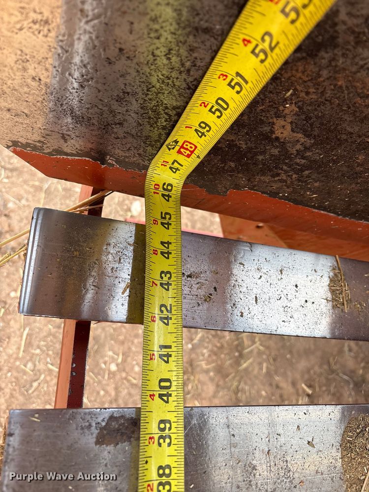 image for item EU4985 2004 Hesston 4910 large square baler