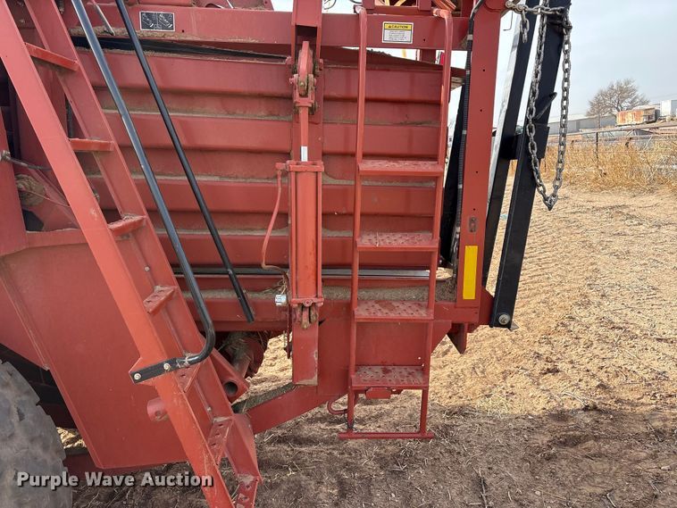 image for item EU4985 2004 Hesston 4910 large square baler