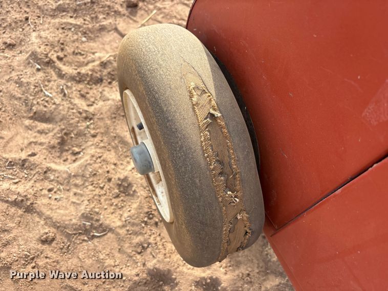 image for item EU4985 2004 Hesston 4910 large square baler