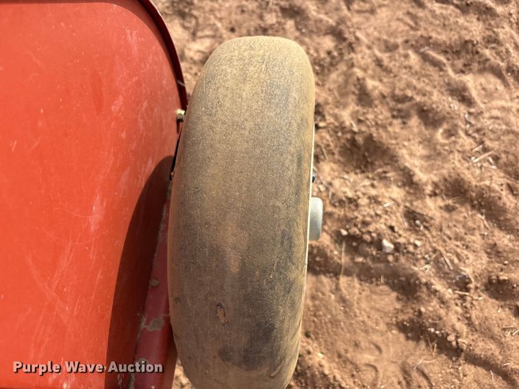 image for item EU4985 2004 Hesston 4910 large square baler