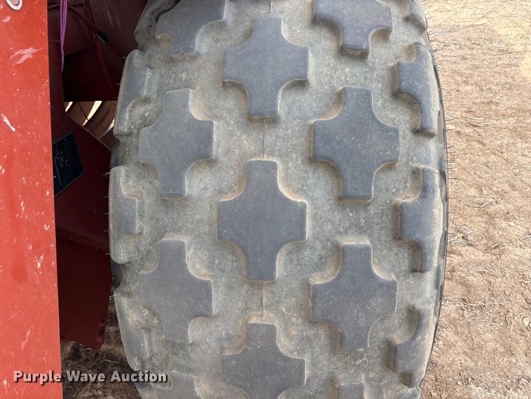 image for item EU4985 2004 Hesston 4910 large square baler