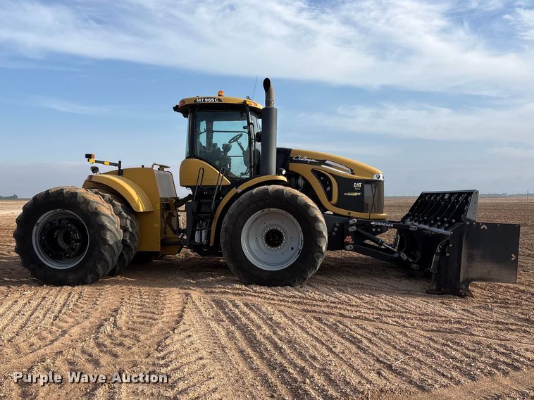 image for item EU4986 2013 Challenger MT965C 4WD tractor