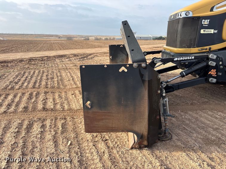 image for item EU4986 2013 Challenger MT965C 4WD tractor