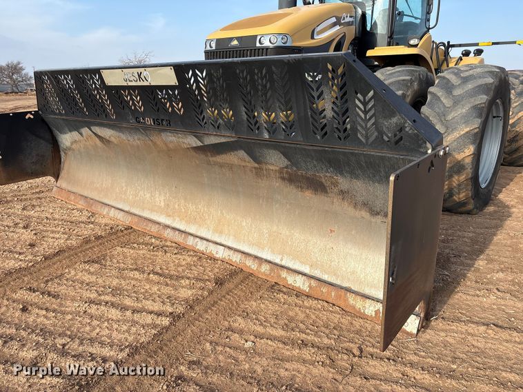 image for item EU4986 2013 Challenger MT965C 4WD tractor