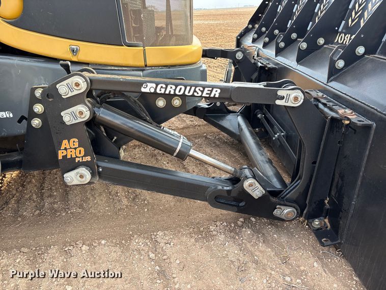 image for item EU4986 2013 Challenger MT965C 4WD tractor