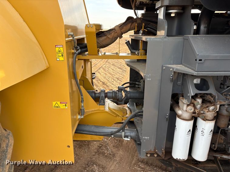 image for item EU4986 2013 Challenger MT965C 4WD tractor