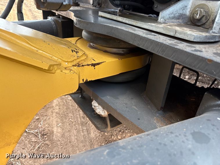 image for item EU4986 2013 Challenger MT965C 4WD tractor