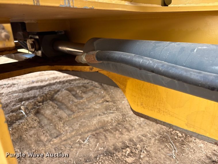 image for item EU4986 2013 Challenger MT965C 4WD tractor