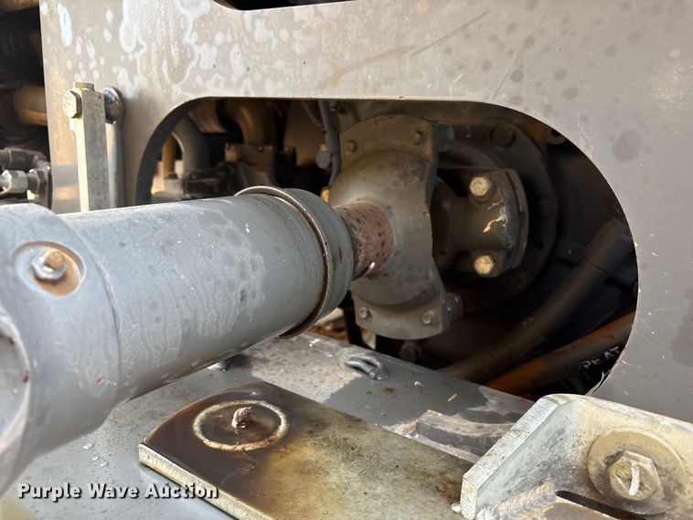 image for item EU4986 2013 Challenger MT965C 4WD tractor