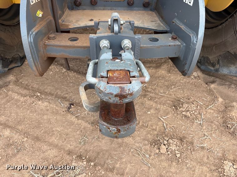 image for item EU4986 2013 Challenger MT965C 4WD tractor