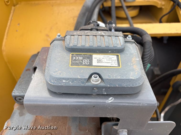 image for item EU4986 2013 Challenger MT965C 4WD tractor