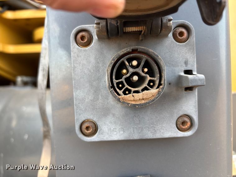 image for item EU4986 2013 Challenger MT965C 4WD tractor