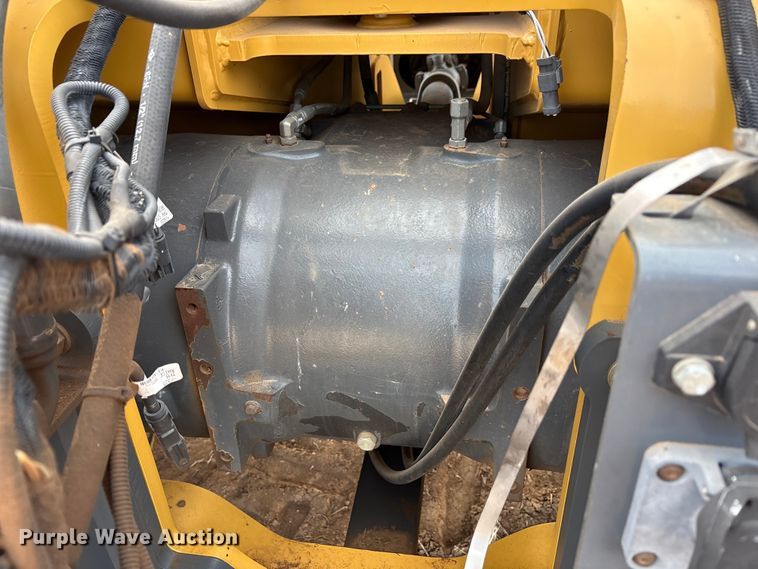 image for item EU4986 2013 Challenger MT965C 4WD tractor